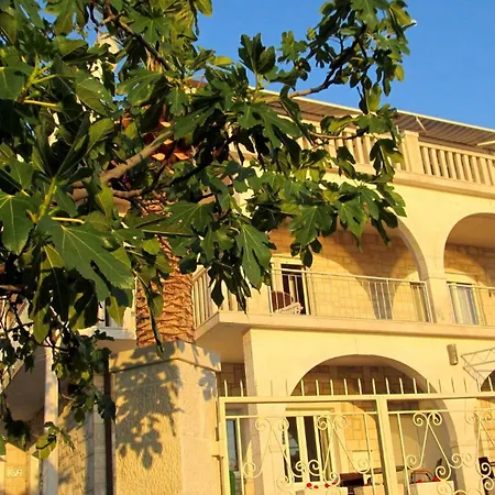 For Four Persons With Sea View In Near The Guest house Trogir