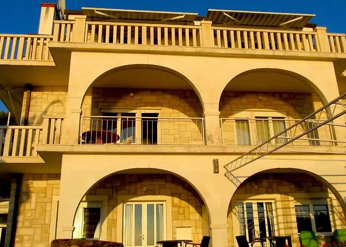 For Four Persons With Sea View In Near The * 特罗吉尔