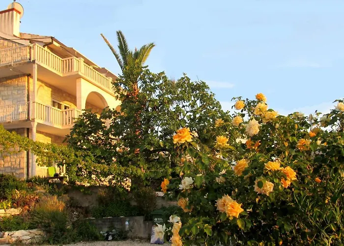 公寓 For Four Persons With Sea View In Near The