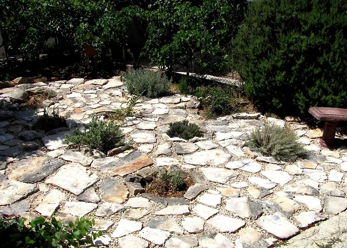 For Four Persons With Sea View In Near The 特罗吉尔